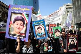 راه‌پیمایی یوم‌الله 13 آبان در تهران/ طنین شعار «مرگ بر آمریکا» 