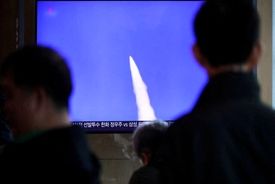 آزمایش موشکی کره شمالی همزمان با ورود ترامپ به کره جنوبی
