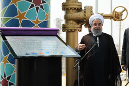 روحانی: ۲۷ فروردین ۹۶ روزی تاریخی، بی‌نظیر و فراموش نشدنی برای صنعت نفت کشور است / دیدیم عده‌ای که روزی به شهید بهشتی و آیت الله هاشمی توهین می‌کردند، بعد از پرواز روح آنها به آسمان شرمنده بودند