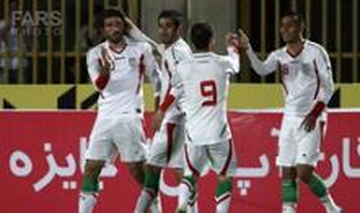 معطلی ۸ ساعته کاروان ایران در فرودگاه امارات / تیم ملی نصفه و نیمه برگشت!