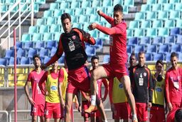 تمرینات پرسپولیس و پی اس جی در کنار هم 