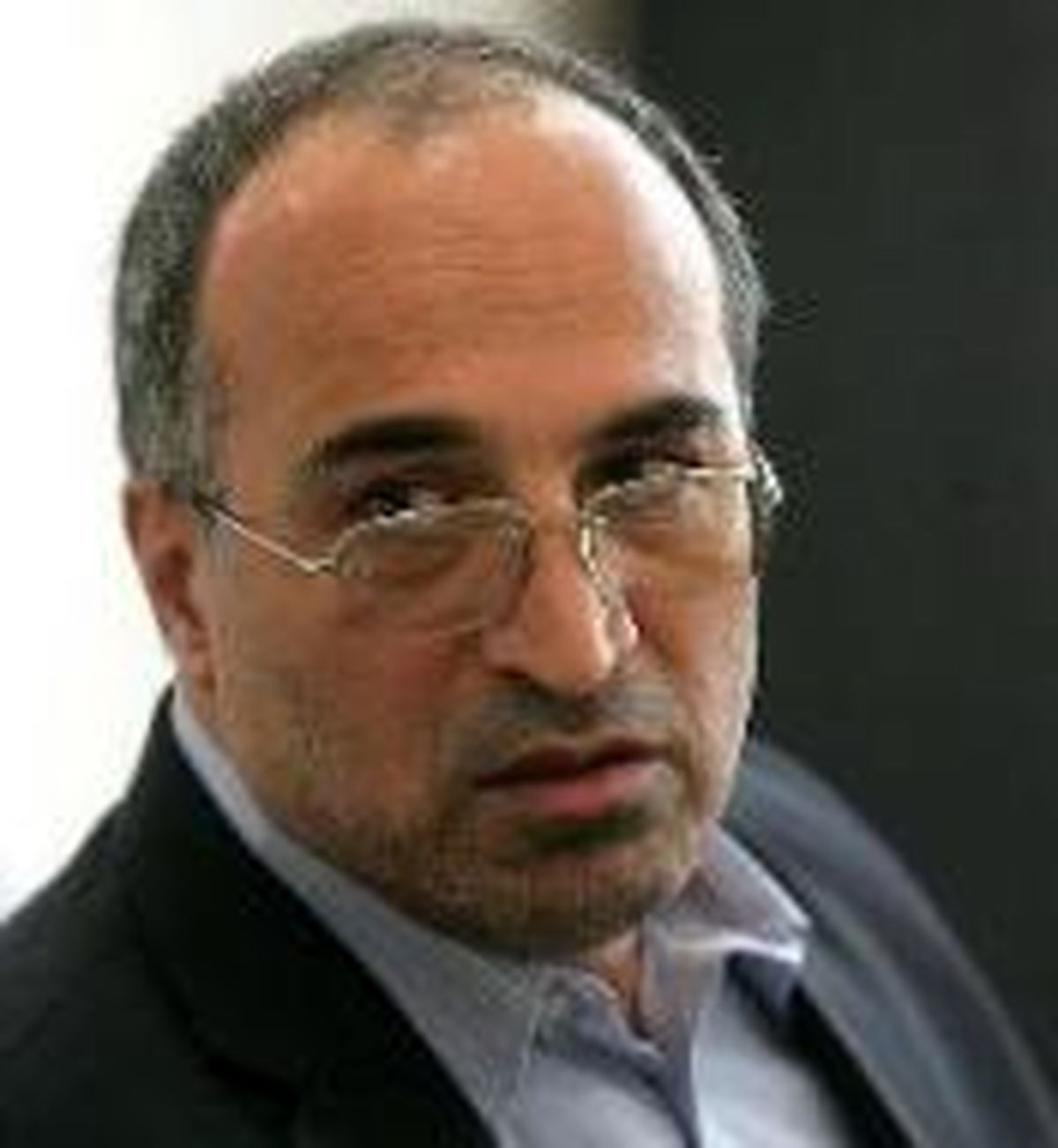 ریزدانه ها همیشه می خواهند ابراز وجود می کنند / اگر افشارزاده می خواهد موفق باشد باید از حواشی دوری کند