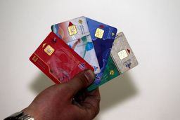 انتقال سهمیه سوخت به کارت‌های بانکی در مرحله آزمایشی قرار دارد