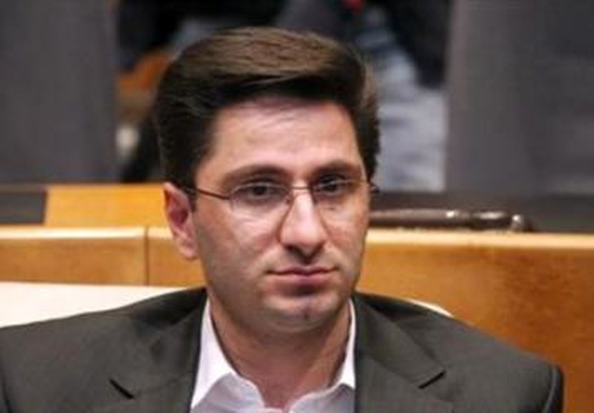 جمشیدی: ماندن یا رفتن پروین دست خودش نیست