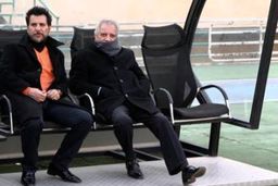 کار استقلال برای قهرمانی سخت شد