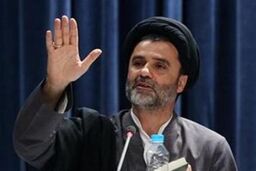 انتقاد از سخنان متفاوت برخی سیاستمداران داخلی در برابر مواضع رهبری