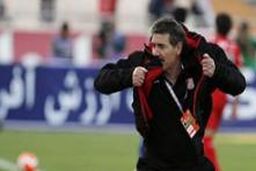 اولیویرا: خوشحالم که انصاری فرد آقای گل شد / همه تلاش کردند تا او به این موفقیت برسد