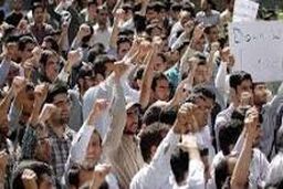 راهپیمایی مردم و دانشجویان در حمایت از شهدا و دستاوردهای هسته ای برگزار شد