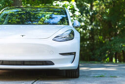 Model 3 تسلا ایمن‌ترین خودروی جهان است
