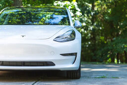 Model 3 تسلا ایمن‌ترین خودروی جهان است