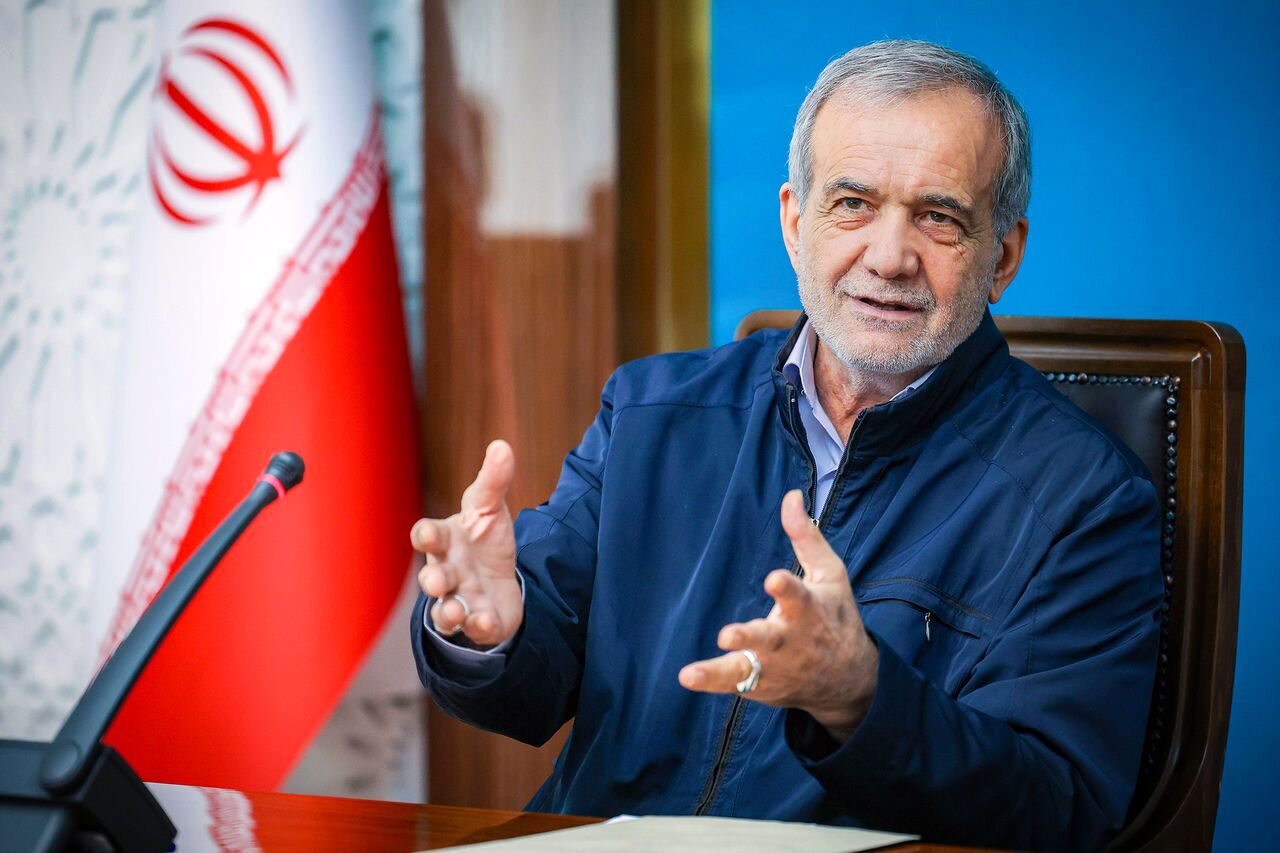 پزشکیان: امید من به جهادگران و دانشمندانی است که دغدغه کشور را دارند