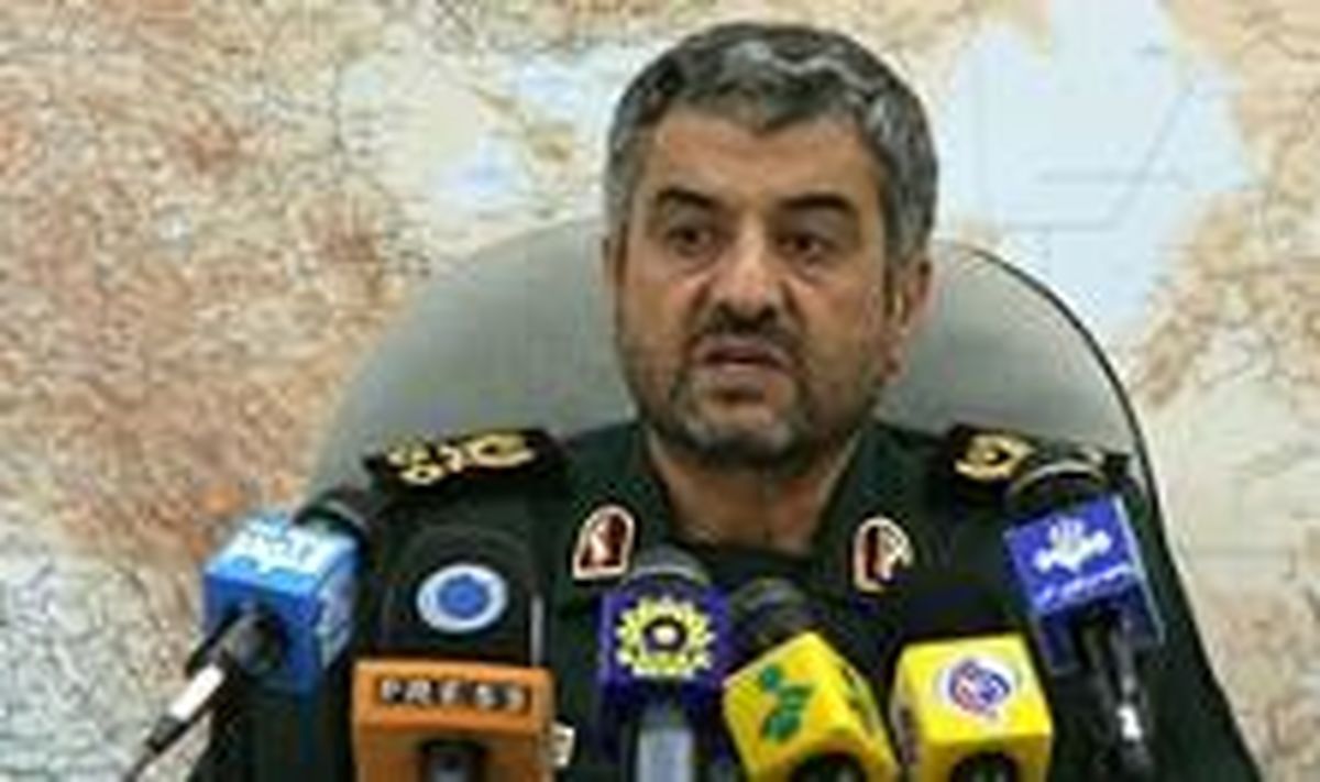 برخی به دنبال ایجاد انحراف در بیانات امام هستند