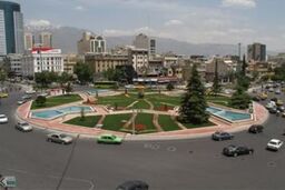 کاربری تجاری اراضی شمال غرب میدان ونک به فضای سبز تغییر کرد