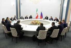 عارف: راهبرد ایران، عدم دخالت نیروهای خارجی در ژئوپلیتیک منطقه است