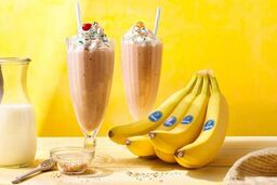طرز تهیه شیر موز کافی شاپی غلیظ و لعابدار به 2 روش