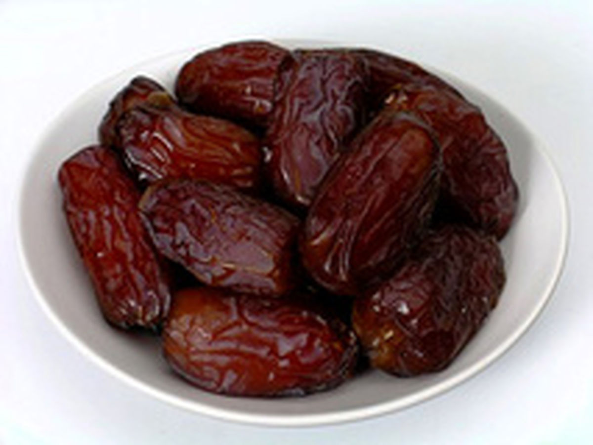 دیابتی‌ها روزه را با خرما افطار کنند
