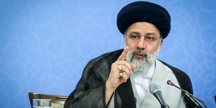 آیت‌الله رئیسی: بی مسؤولیتی در مقابل رشوه گرفتن در ادارات کم کاری است