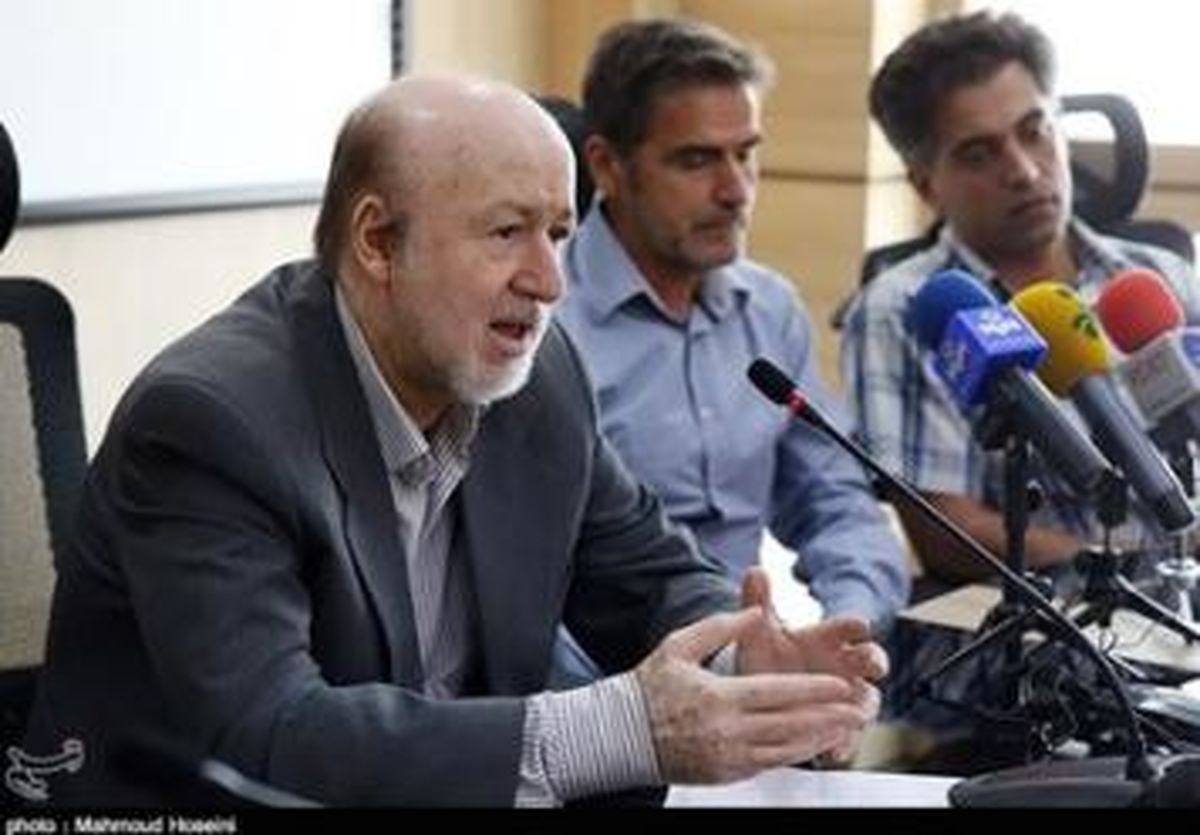 افتخاری: به کشاورز توهین نشده، او مصدوم است