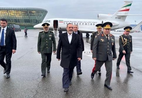 سفر وزیر دفاع و پشتیبانی نیروهای مسلح به جمهوری آذربایجان
