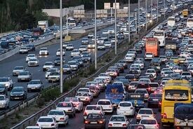 اجرای طرح زوج و فرد از درب منزل/ پلیس با خودرو‌های دودزا برخورد می‌کند
