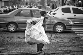 فقر در صدر آسیب‌های اجتماعی کشور