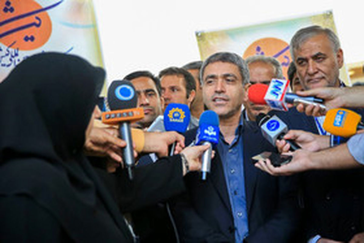 طیب نیا: از افزایش نرخ سود بانکی بی اطلاعم