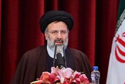 شعار دیروز شهدا و امروز مردم ایران دفاع از ولایت و ارزش های اسلامی است
