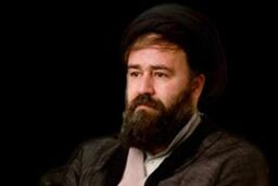 نقش و موضع سیداحمد خمینی پس از رحلت امام(ره) در اطاعت از رهبری تحسین برانگیز بود