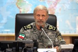  سرلشکر حاتمی: ارتش آماده پاسخ کوبنده و تنبیه هر متجاوز است 