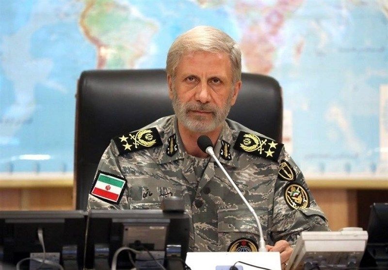 سرلشکر حاتمی: ارتش آماده پاسخ کوبنده و تنبیه هر متجاوز است