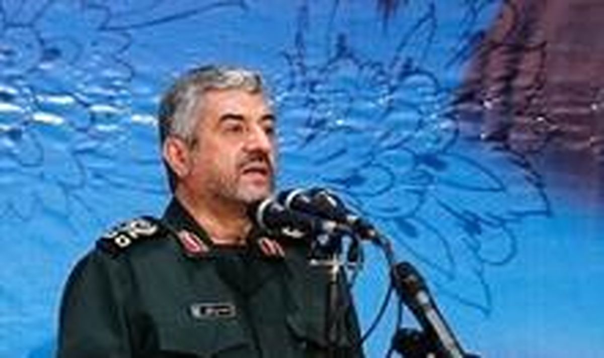سپاه بایستی موتور محرکه انقلاب اسلامی باشد