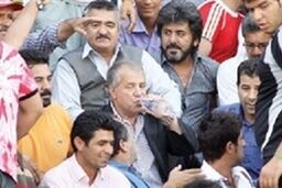بازگشت سلطان / پرونده