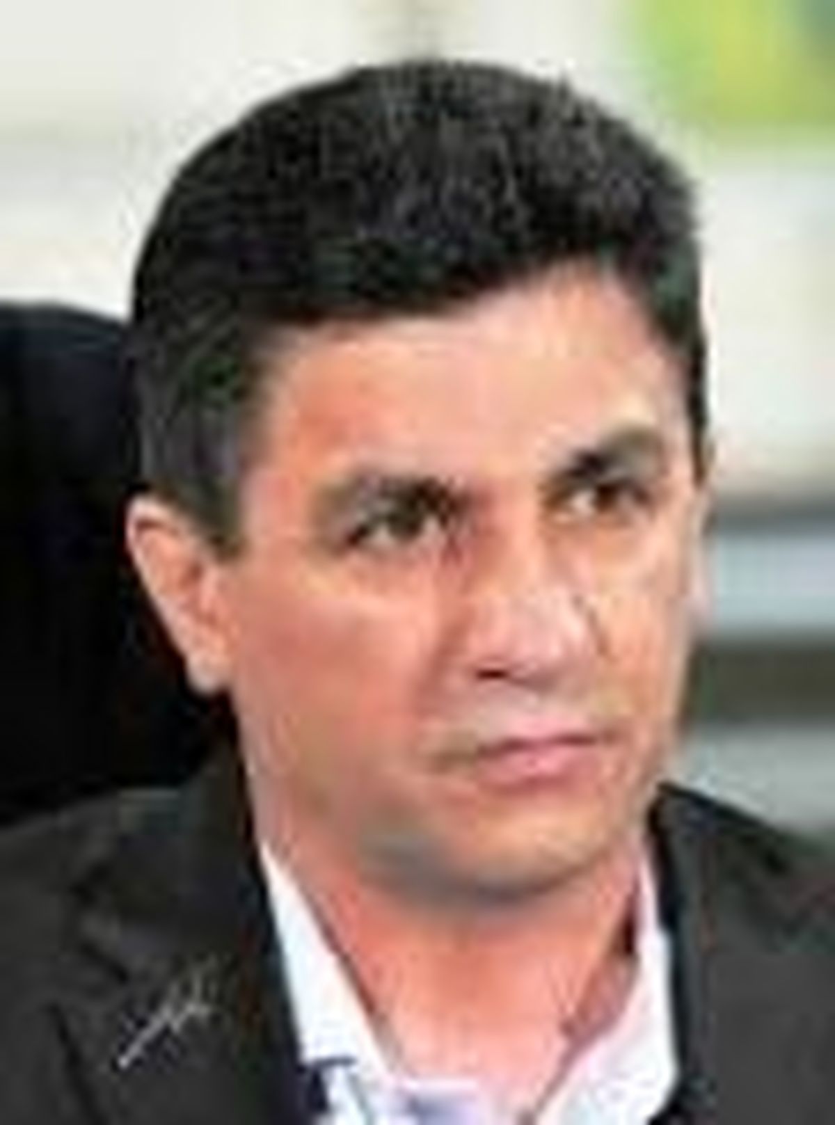 مجسمه ی سرمربی آبی ها ساخته شود