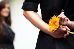 اگر به همکارتان علاقه مند شدید، بخوانید!