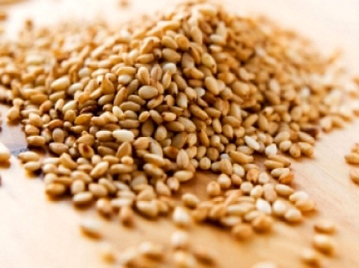 رفع خستگی، درمان کم خونی و دیگر خواص کنجد