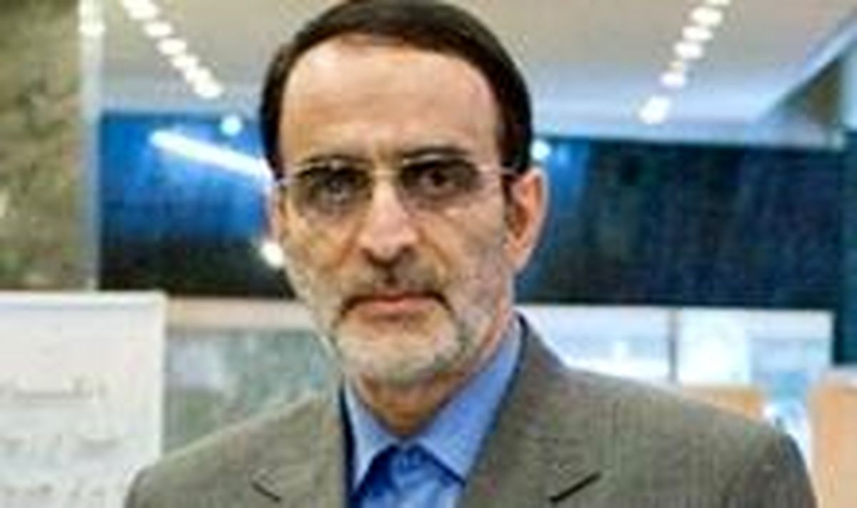 جناب روحانی از اصول و آرمان ها عبور نکنید / مردم گلیم را از زیر پایتان می کشند