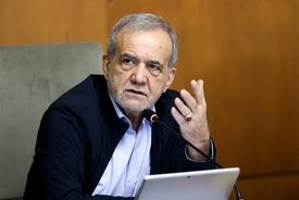 پزشکیان: در مذاکرات از اصول خود عقب‌نشینی نمی‌کنیم 