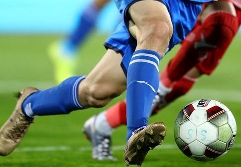 دستمزدهای فوتبال ایران کم می شود؟/ فوتبالیست های ایران حرفه ای تر از مسی و رونالدو!