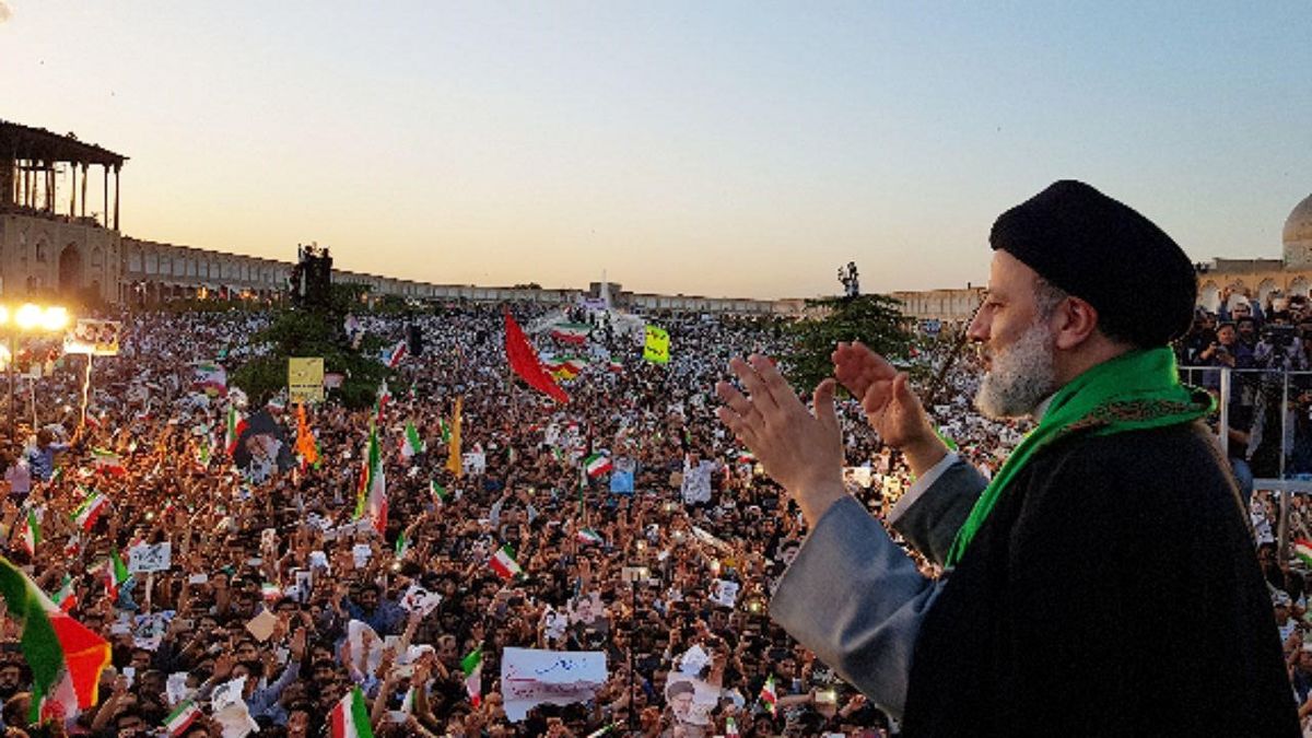 رئیسی: در دولت از ظرفیت قالیباف استفاده میکنیم / آقای روحانی! اگر لب به سخن بگشایم کسی حریفم نیست