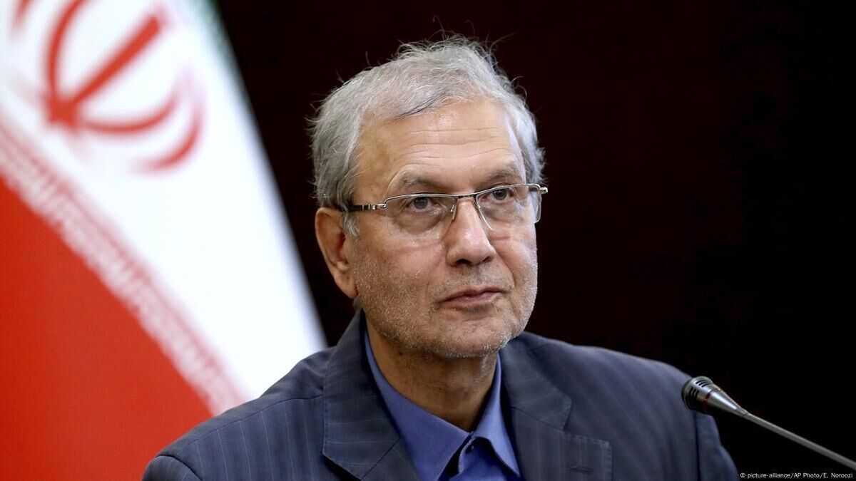 ربیعی: پرداخت یارانهها مشروط میشود/ حذف یارانه ادامه دارد