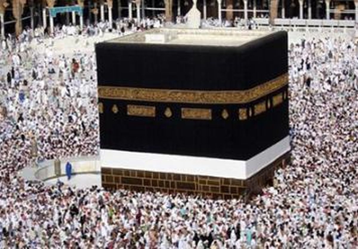 ابتکار عمل تحسین برانگیز دانشجویان ایرانی در عمره مفرده
