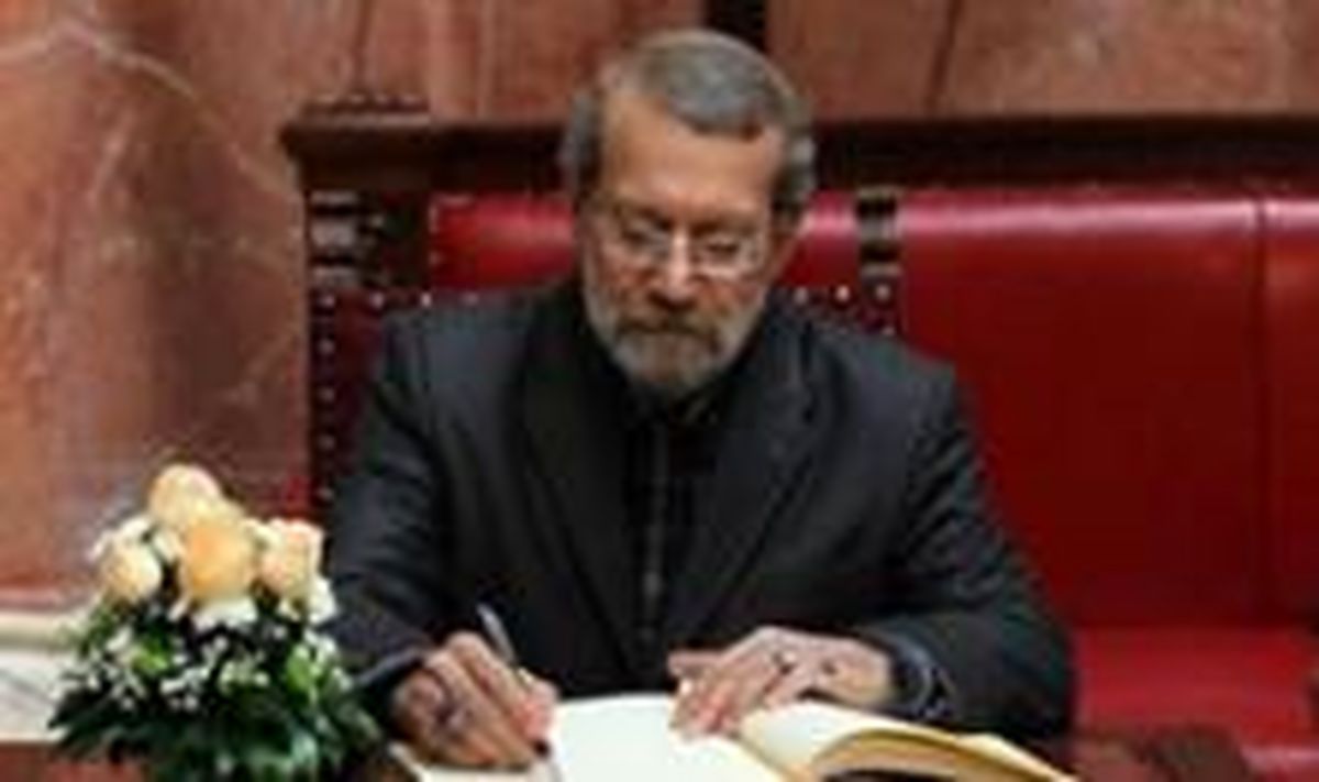قدردانی لاریجانی از قا ضی پور برای حضور منظم در جلسات مجلس