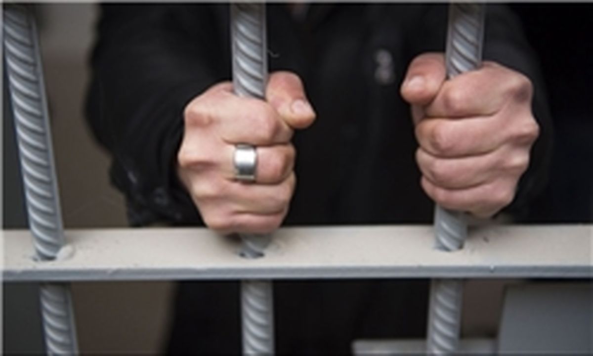حبس پدرشوهر با شکایت عروس