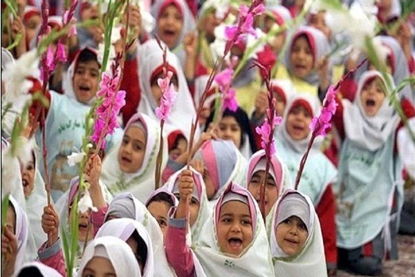 آغاز «جشن شکوفهها» و سال تحصیلی کلاس اولیها/ ورود بیش از ۱.۲ میلیون کلاس اولی به مدارس