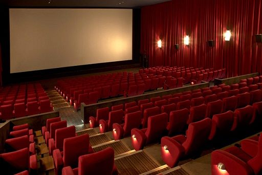 کاهش ۱ میلیونی تماشاگران سینما در سال ۱۴۰۴