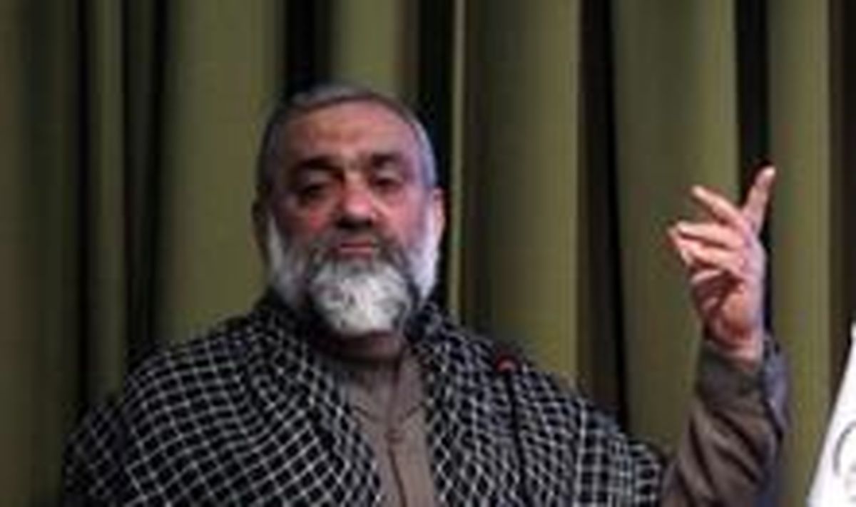 نیروهای انقلاب در میدان علمی، فرهنگی و اقتصادی نقش اصلی را ایفا کنند