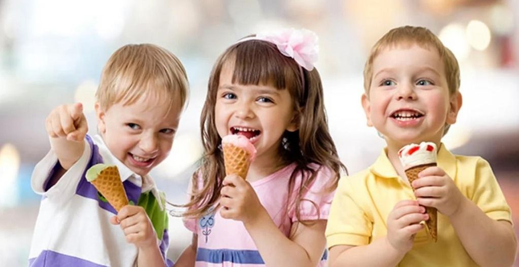 خطرات مهم مصرف زیاد بستنی ؛ به این دلایل مهم به کودکتان زیاد بستنی ندهید !