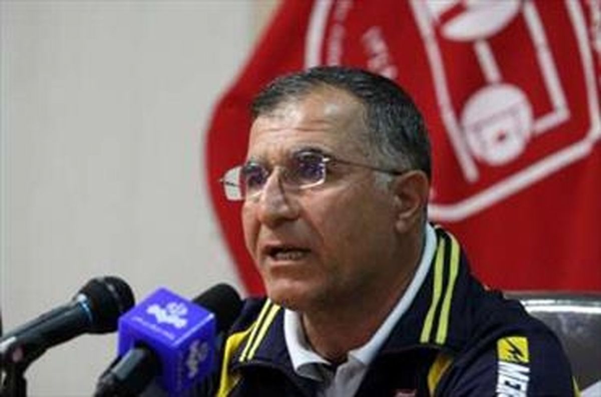در این فضا فوتبال بازی کردن سخت است