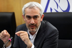 مدنی‌زاده: به‌زودی با بانک مرکزی برای عملی‌شدن وعده کاهش زمان ترخیص کالا به تفاهم می‌رسیم