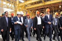 احمدی‌نژاد از کارگاه عملیات احداثمتروی تهران – پرند بازدید کرد